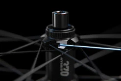 Dt-swiss Roue Avant HU 1900 Spline® 29" 25mm CL -Vélo Pièces Magasin DTSwiss Hybrid Utility Spoke Cut 1920px