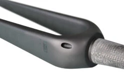 Fourche En Carbone Pour Le Gravier Avec Des Oeillets De Garde-boue -Vélo Pièces Magasin Gabel